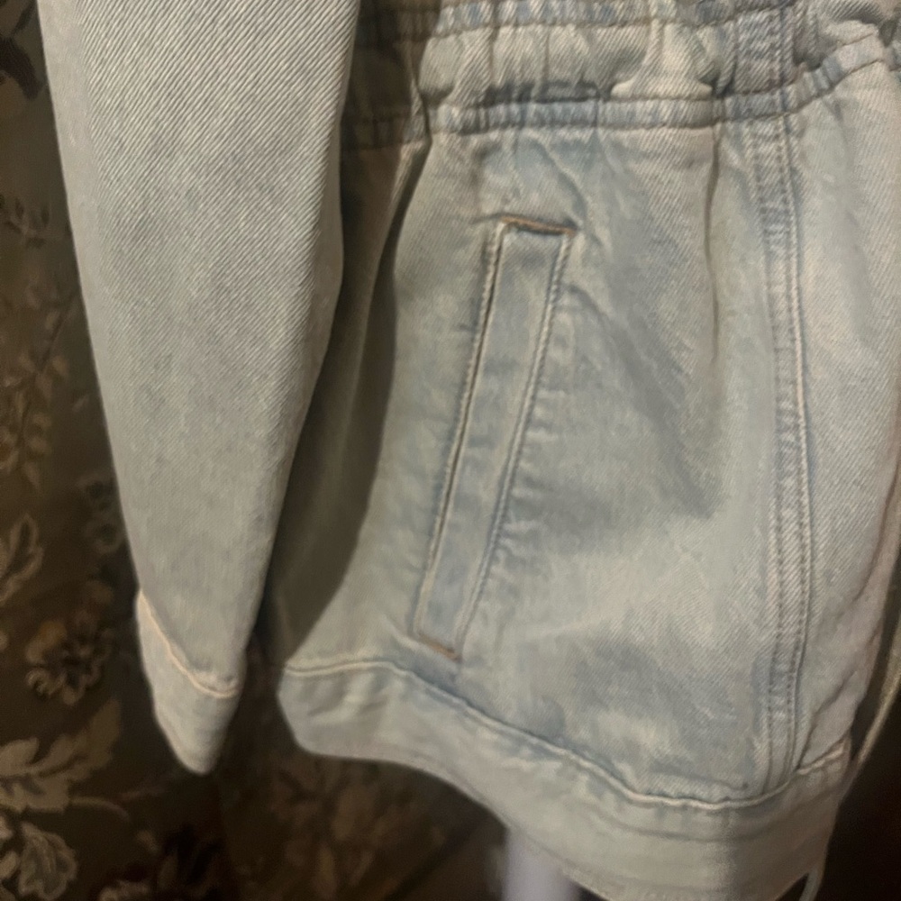 Universal Thread Light Wash Jean Jacket New Witho… - image 5